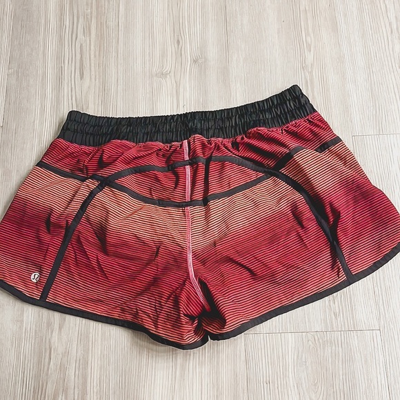 Lululemon Women’s Shorts, Size 12 - Picture 2 of 13